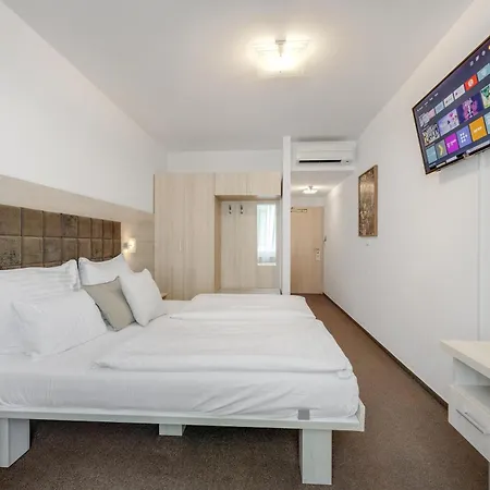 Antares Hotel 4*