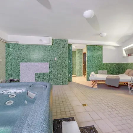 Hotel Antares 4*